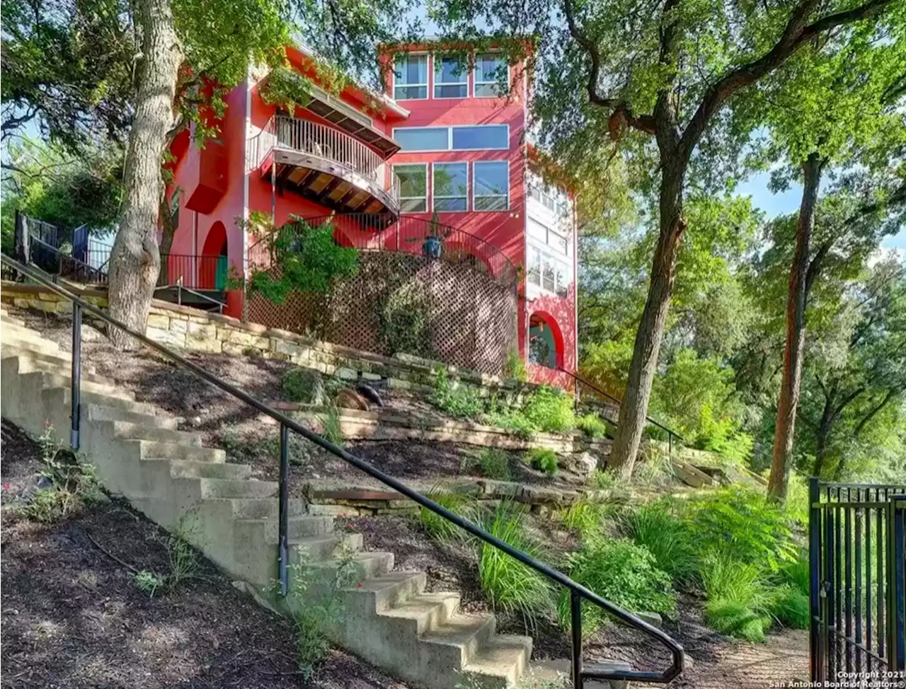 The 'Red House on the River' — a landmark for Guadalupe River tubers — is up for sale