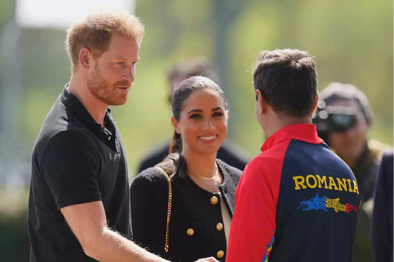 Harry & Meg greet athletes on 1st day of Invictus Games after Palace talks