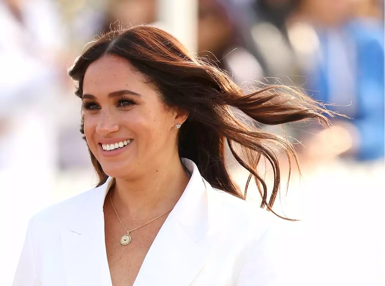 Meghan Markle Keeps Things Simple & Chic for Her First 2022 Appearance