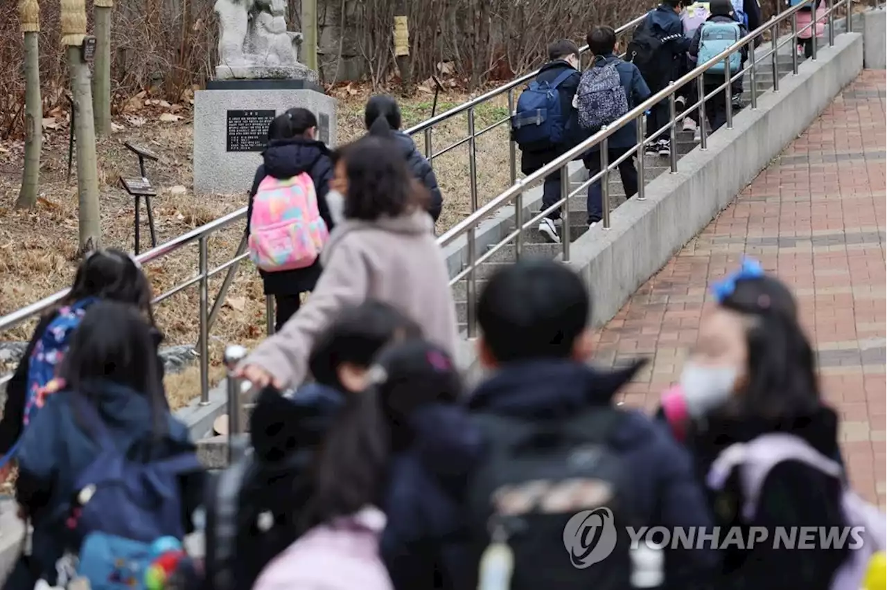 내일부터 학생 선제검사 주1회…유증상·고위험군만 접촉자검사 | 연합뉴스