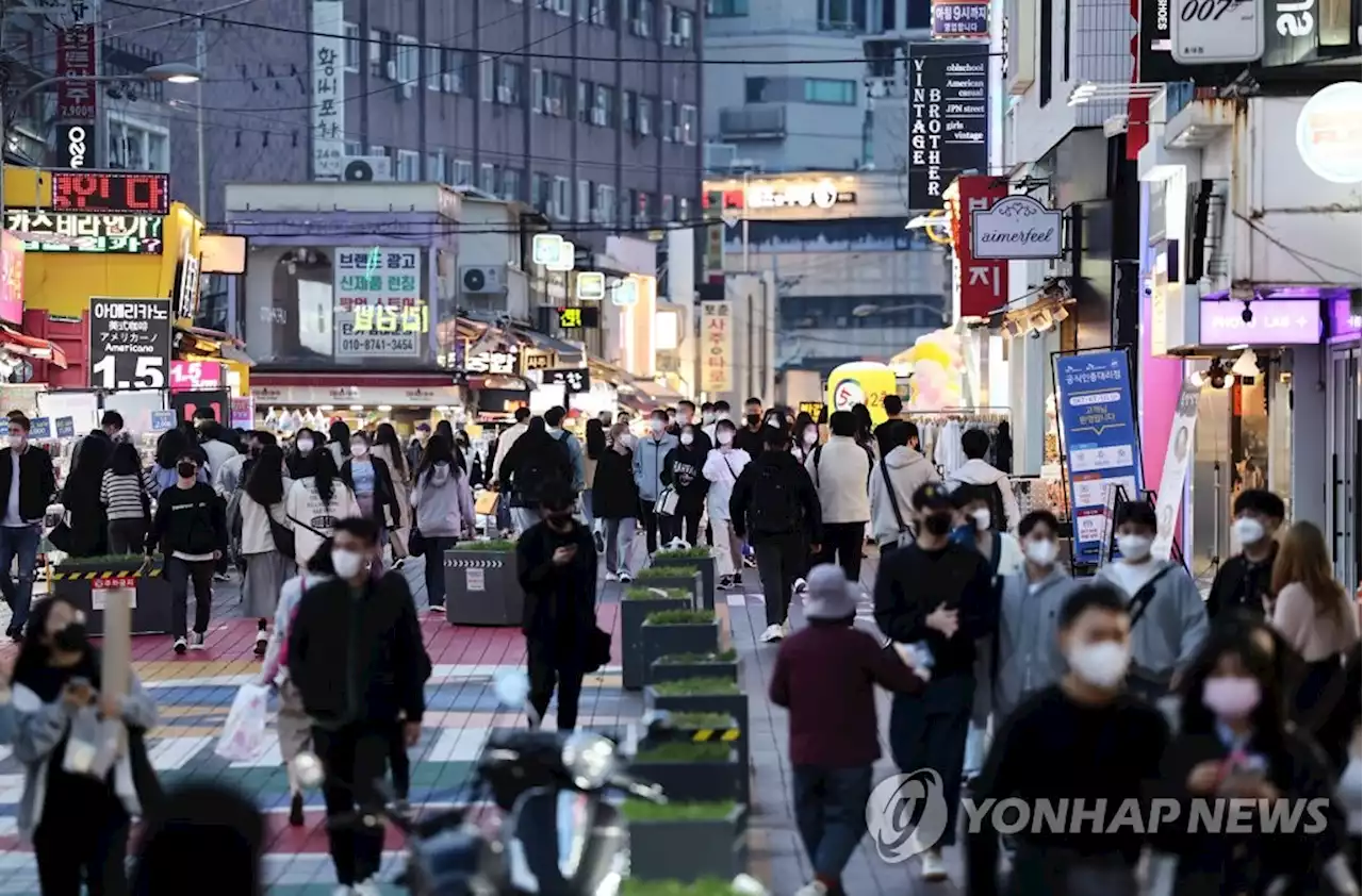 신규확진 10만7916명, 감소세 '뚜렷'…위중증 사흘째 900명대(종합) | 연합뉴스