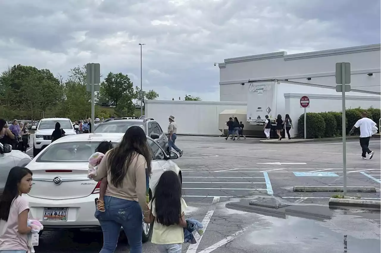 12 injured, 2 critically, in shooting at South Carolina mall, police say; 3 detained