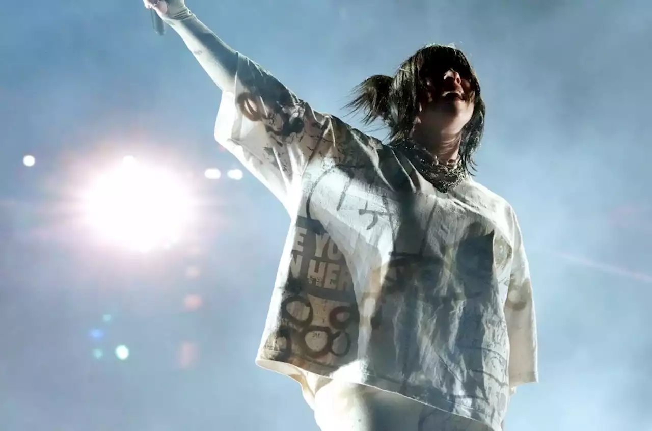 Billie Eilish Duets With Damon Albarn, Shouts Out Beyonce & More During Historic Coachella 2022 Headlining Set