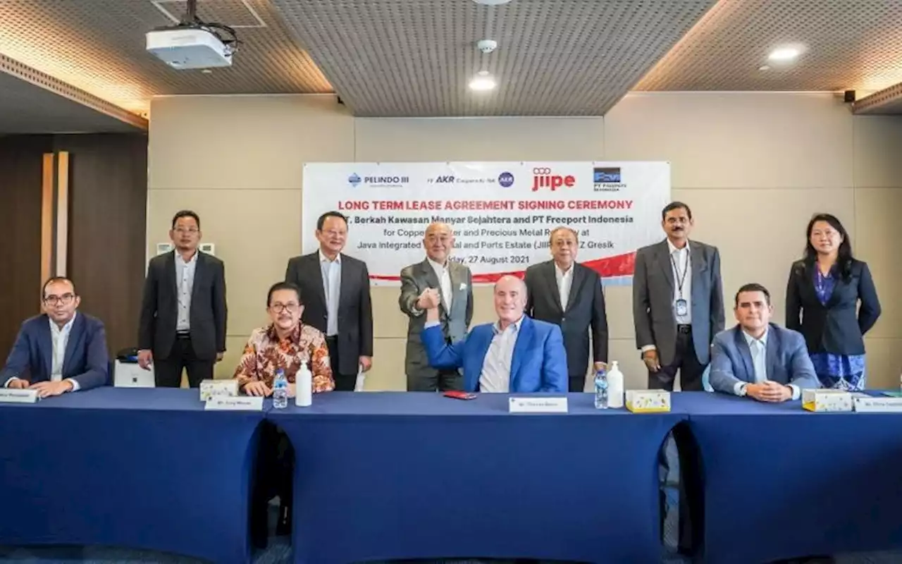 AKR Corporindo (AKRA) Bakal Lanjutkan Kinerja Positif di 2022, Simak Rekomendasi Sahamnya | Market - Bisnis.com