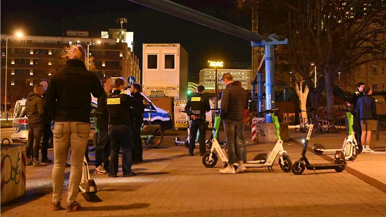 Messer-Attacke bei Streit am Alexanderplatz