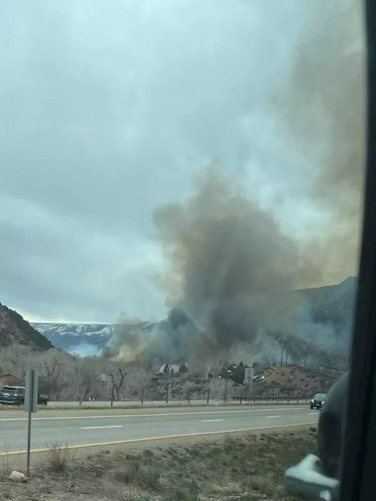 Duck Pond Fire Near Glenwood Canyon Closes Interstate 70; Forces Evacuations