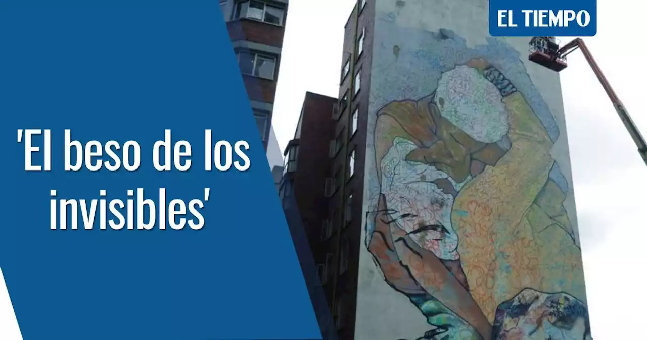 La historia detrás de 'El beso de los invisibles' en el centro de Bogotá