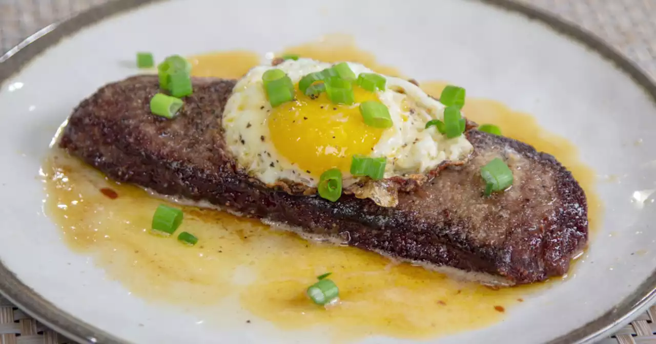 SUNDAY BRUNCH: Quick Steak and Eggs with Spicy Butter Sauce