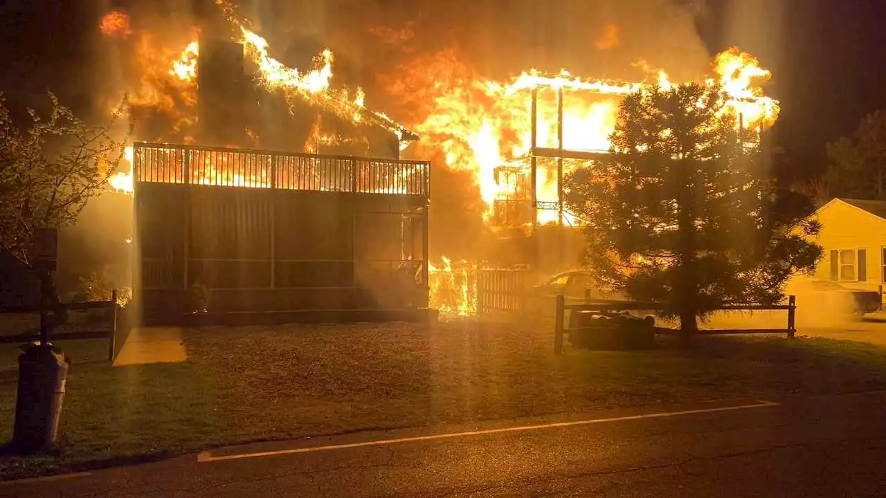 Massive fire destroys 3 Dewey Beach homes