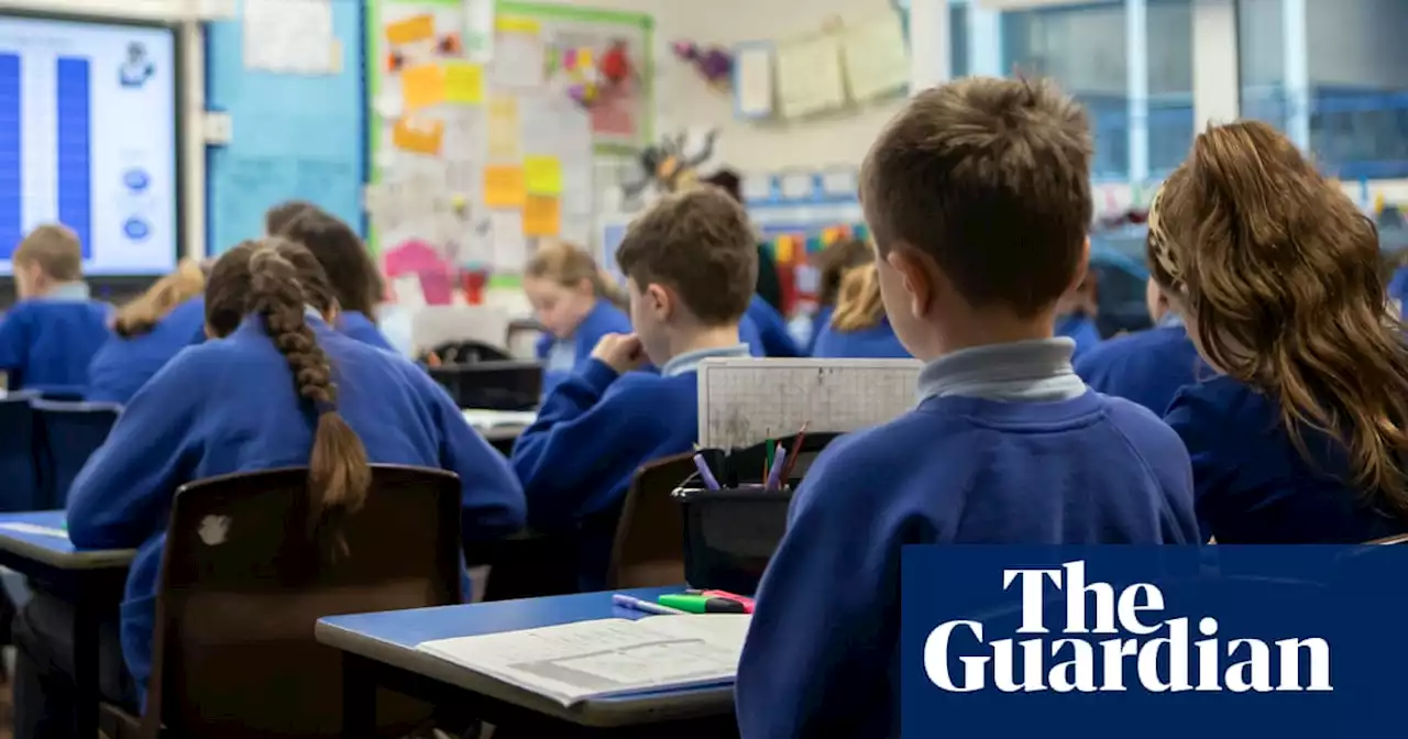 Bigger classes harming pupils’ progress, say 9 in 10 UK teachers