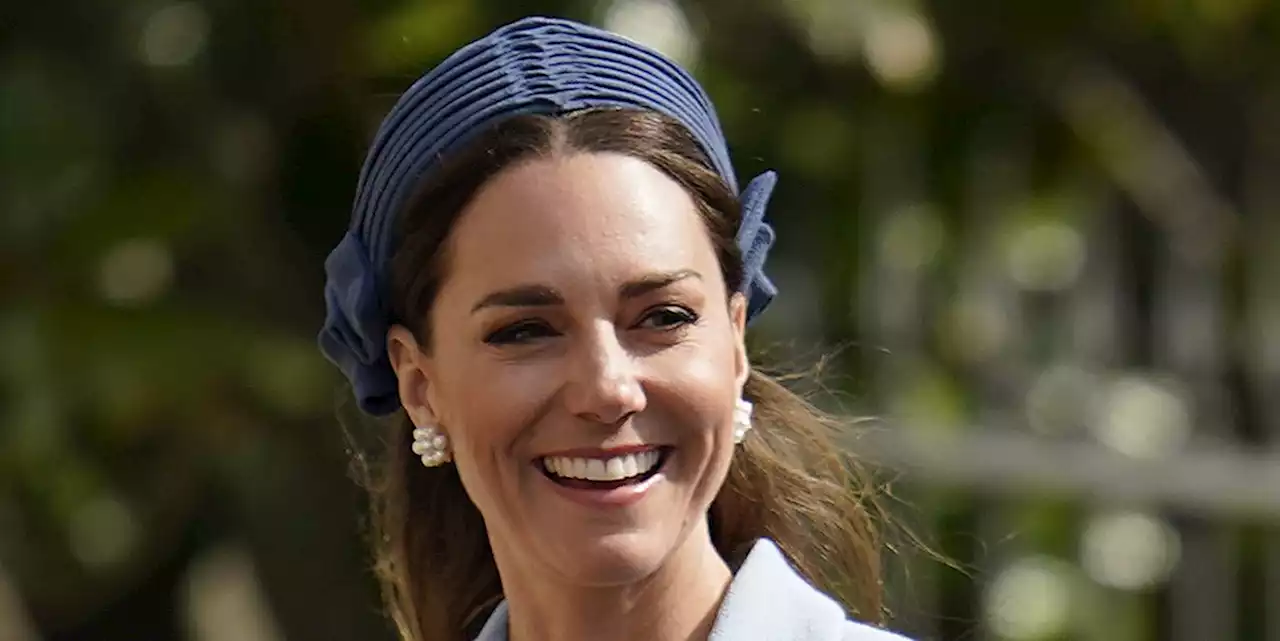 Kate Middleton Re-wears Baby Blue Dresscoat for Royal Easter Service