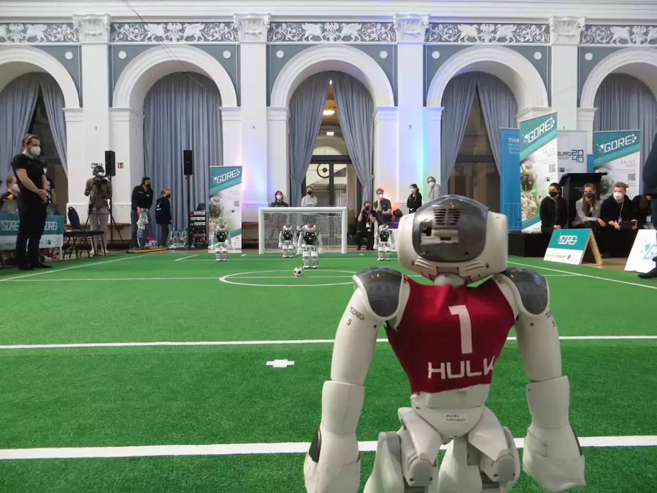 RoboCup German Open: B-Human gewinnt Finale gegen HTWK Leipzig