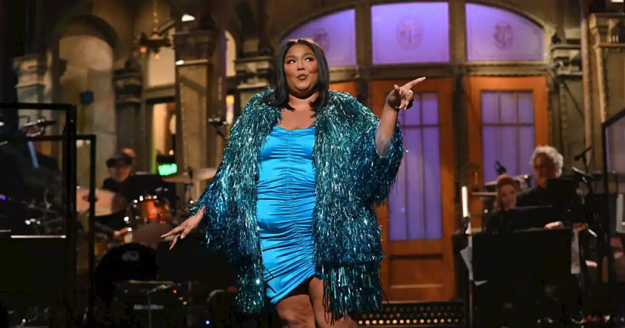 Lizzo shuts down internet rumors on 'SNL': 'I have no idea where that one started'