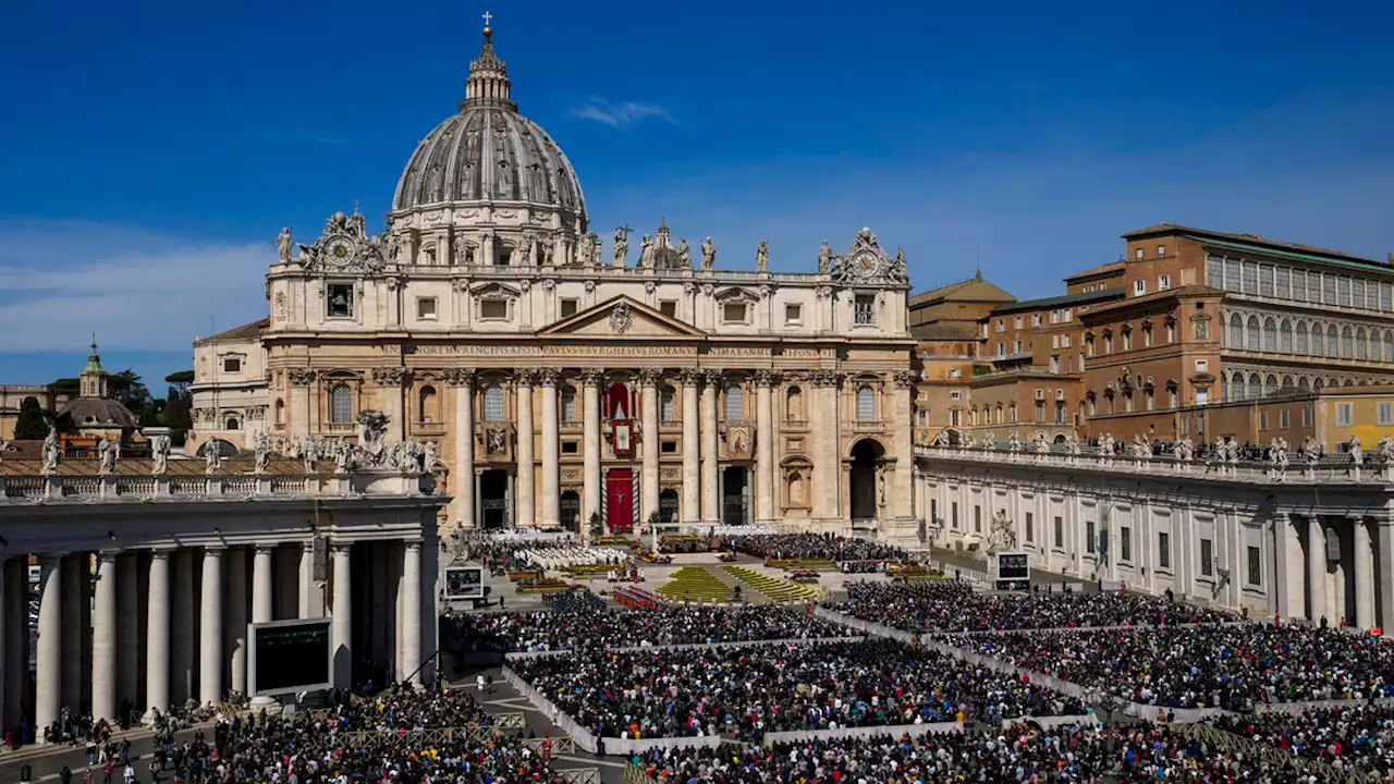 Pope Makes Easter Plea for Peace in Ukraine, Cites Nuclear Risk