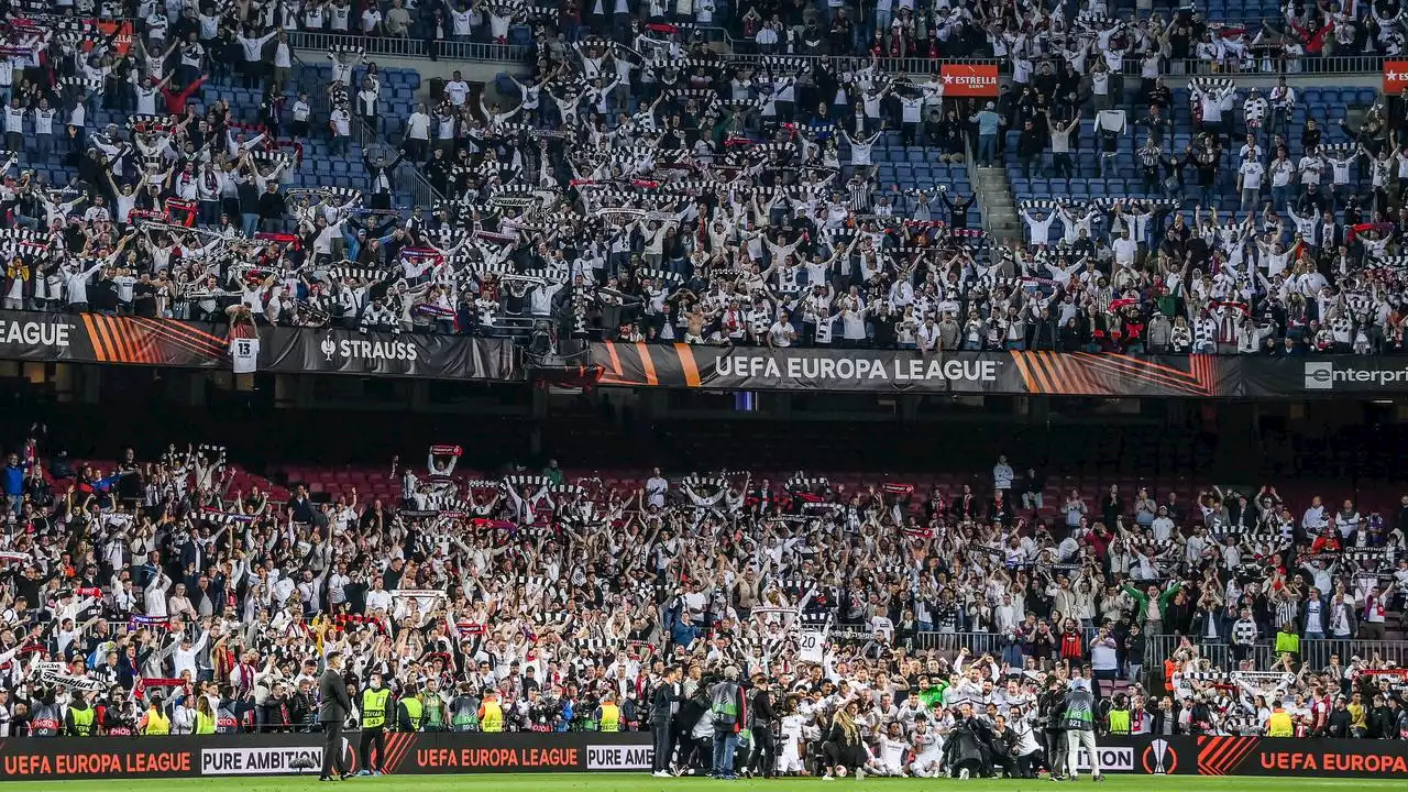 Supporters Barcelona houden protestmars na invasie Frankfurt-fans in Camp Nou