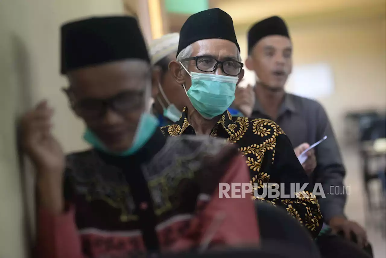 Ribuan Guru Mengaji-DKM di Bogor Terlindungi Risiko Kerja |Republika Online