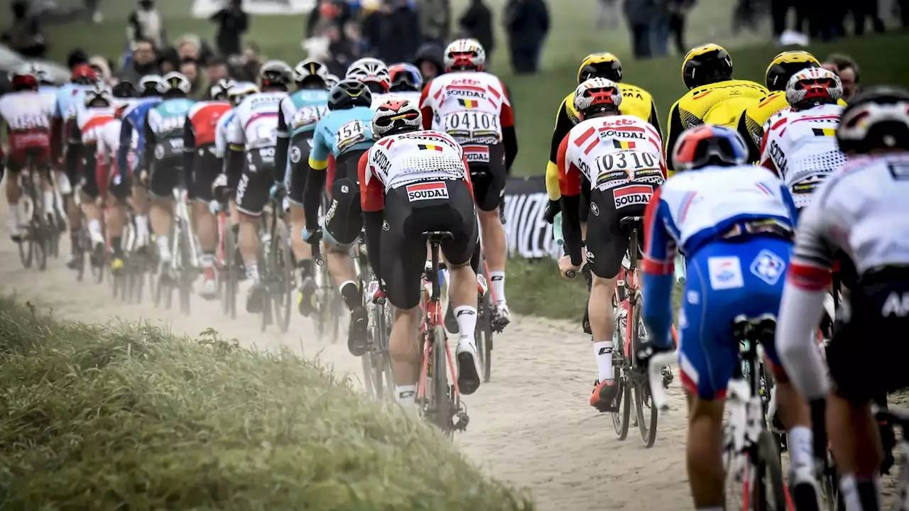 Direct commenté - Paris-Roubaix : le peloton encore groupé, Ackermann abandonne déjà (Direct vidéo 13H)