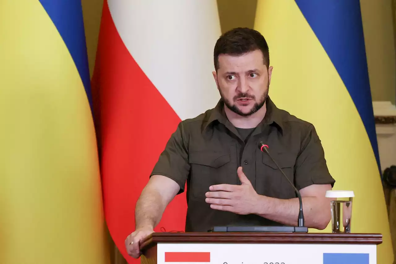 Guerre en Ukraine : Zelensky appelle le monde à 'se préparer' à une attaque nucléaire russe