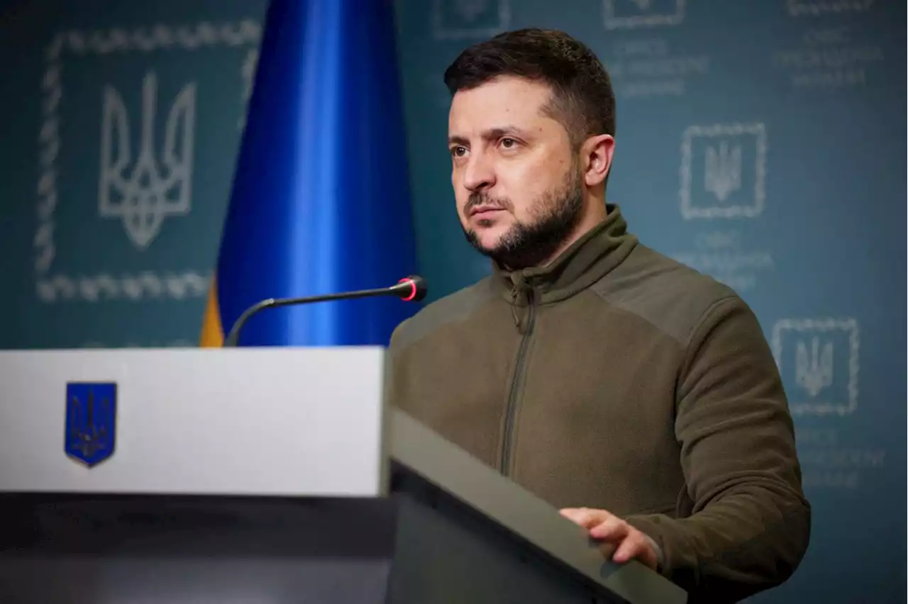 Ukraine : Zelensky dit avoir invité Emmanuel Macron à constater l'existence d'un 'génocide'