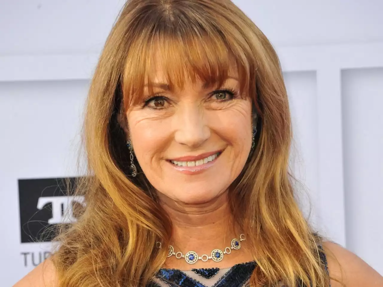 We’re ‘RED-y’ For Jane Seymour To Steal Our Hearts In This Glowing & Confident Snapshot