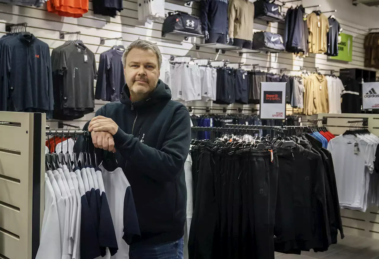 Handlare och sportvarumärken nobbar silverbehandlade kläder