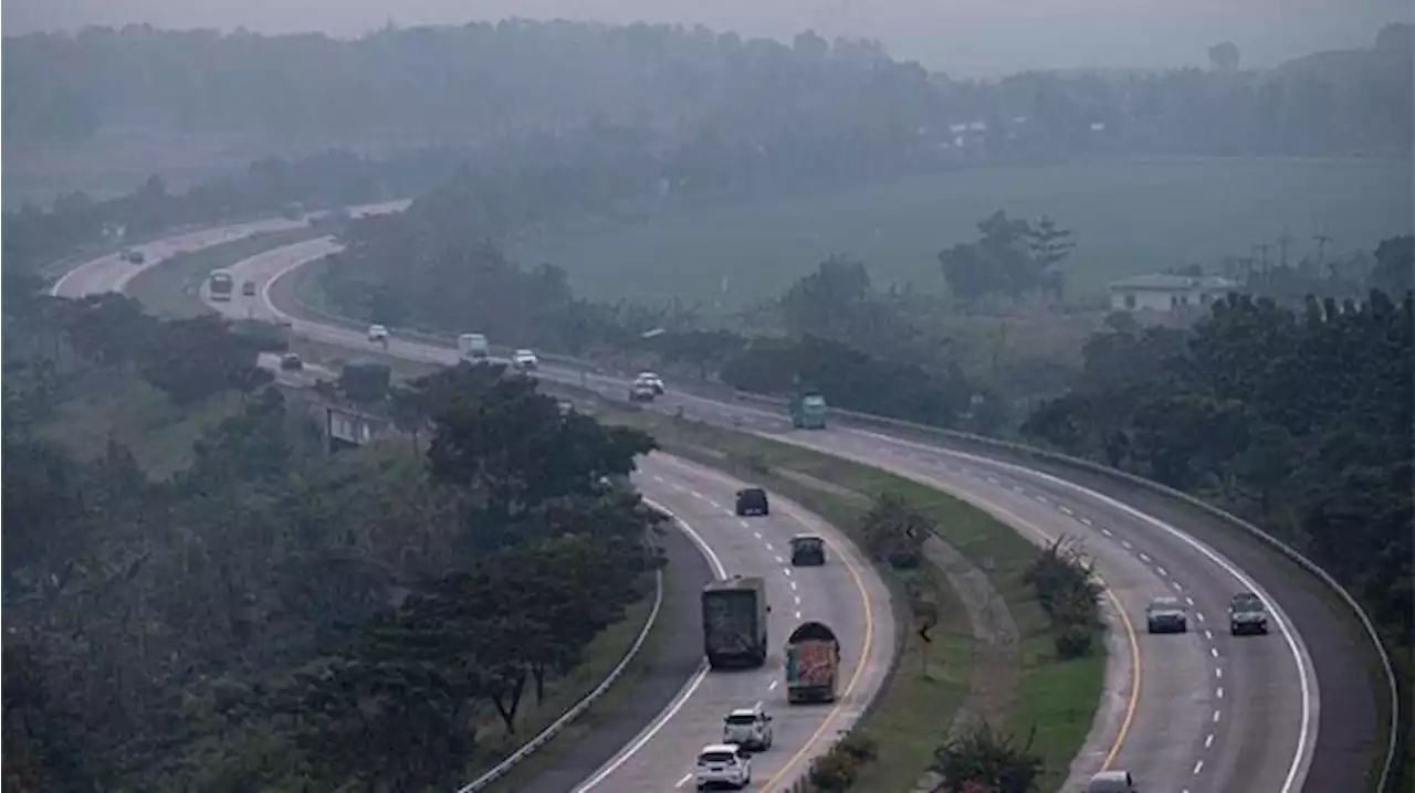 Arus Balik Libur Panjang Akhir Pekan di Jalan Tol Cipali Ramai