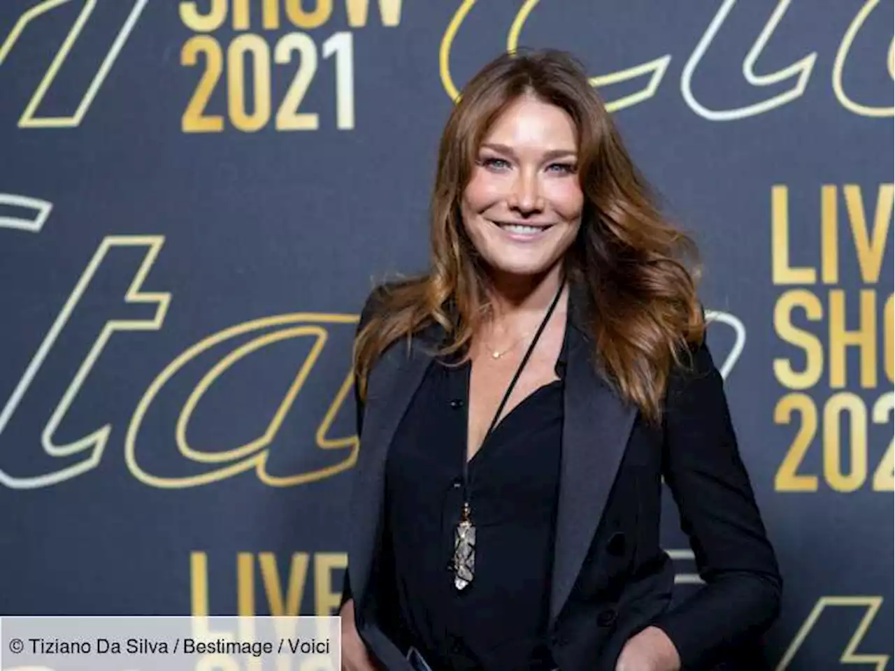 PHOTO Carla Bruni maman comblée : elle partage de nouveaux clichés de sa fille Giulia pour Pâques - Voici