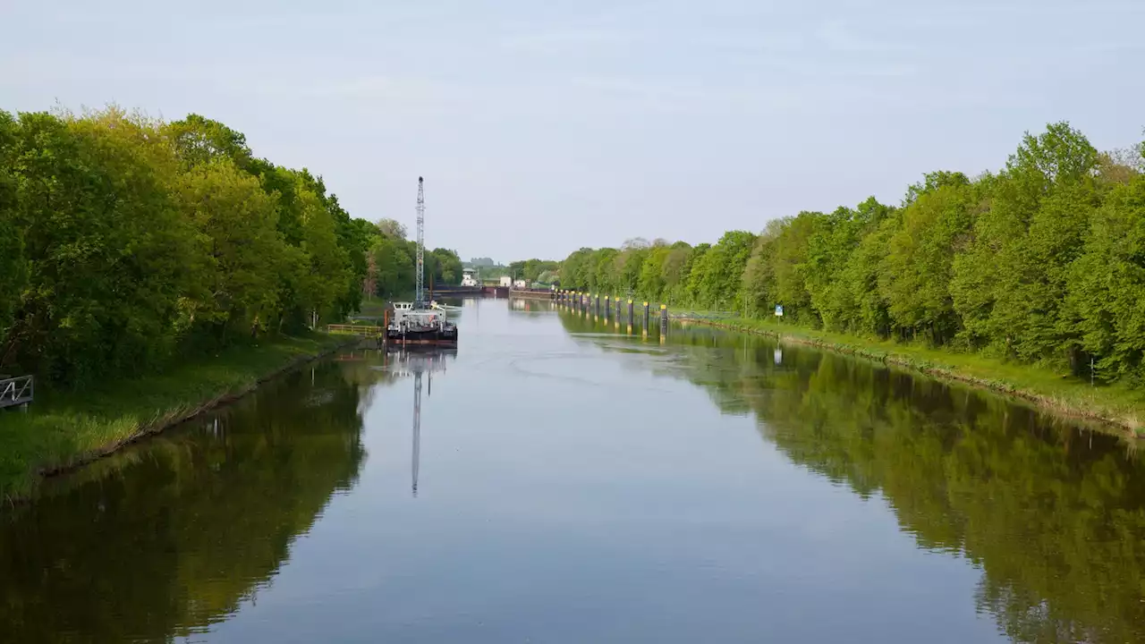 Unglück an der Weserschleuse: Kanufahrer immer noch vermisst