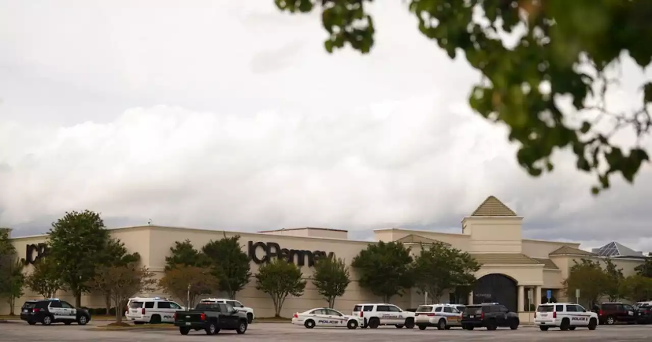 10 people suffer gunshot wounds after shooting breaks out at South Carolina mall