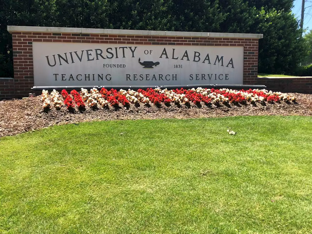 Police: 3 robberies on University of Alabama campus