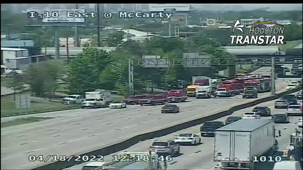 Traffic alert: Major delays expected on eastbound I-10 in E. Houston after truck involved in wreck