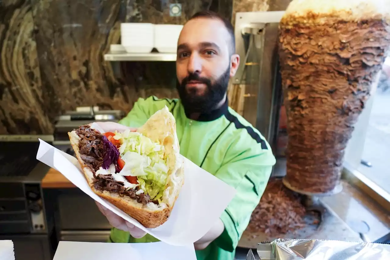 Angriff auf ein Berliner Grundnahrungsmittel: Döner mit alles – bald vorbei