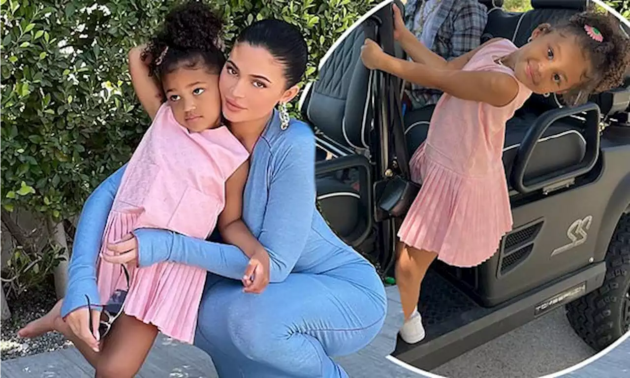 Kylie Jenner embraces Stormi during Easter egg hunt in Palm Springs