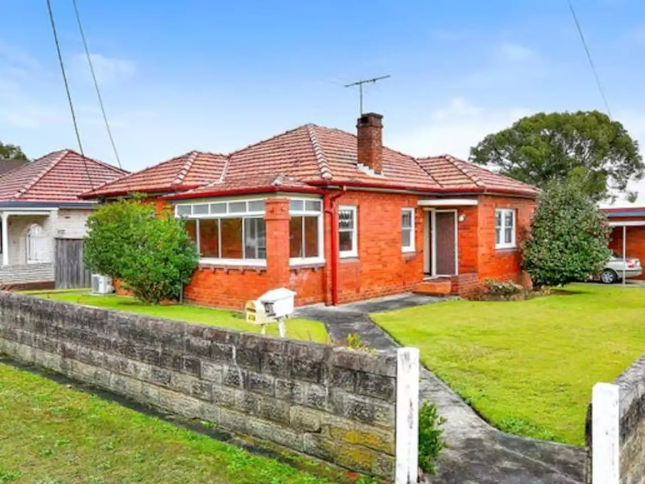 ‘Mind blowing’: modest red brick home in Concord sells for $5.2m - realestate.com.au