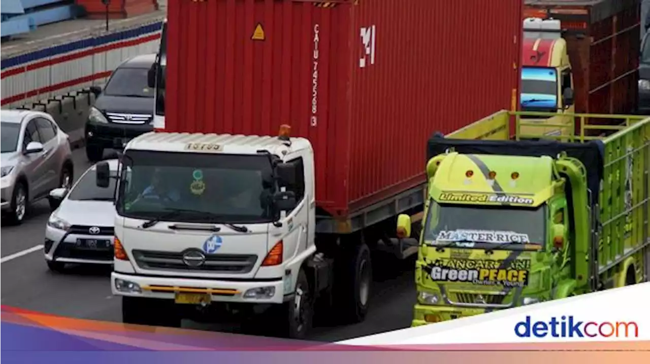 Priiit....Truk Barang Dilarang Melintas di Tol Saat Arus Mudik Lebaran