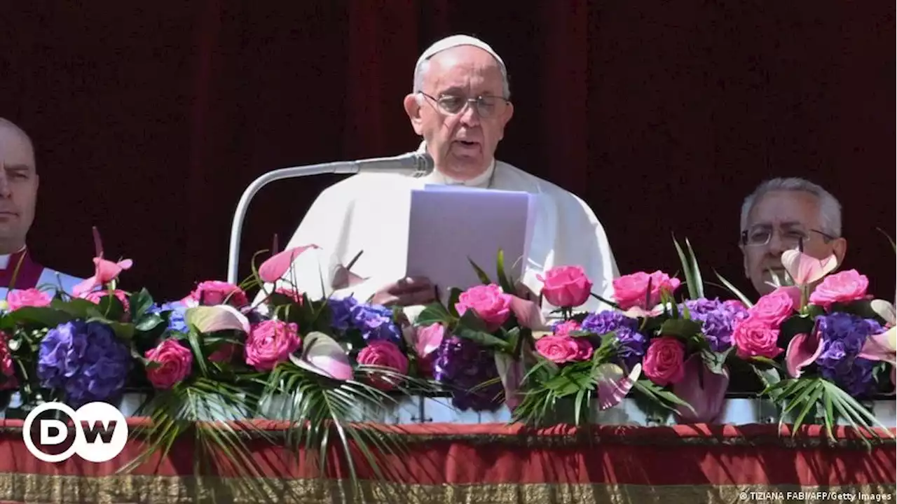 Papst spendet Ostersegen 'Urbi et orbi' | DW | 17.04.2022