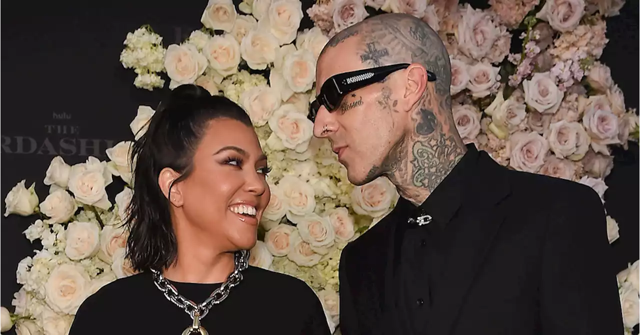 Travis Barker Claps Back at Fan Who Mocked His PDA With Kourtney Kardashian - E! Online