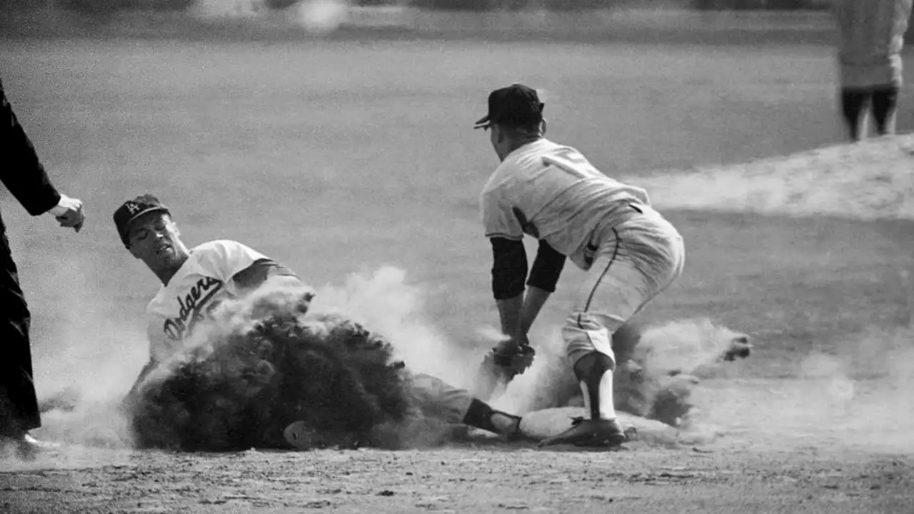 Maury Wills inducted into Legends of Dodger Baseball