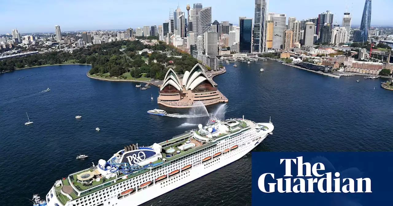 Sydney Harbour turns on sunshine as first cruise liner returns since March 2020