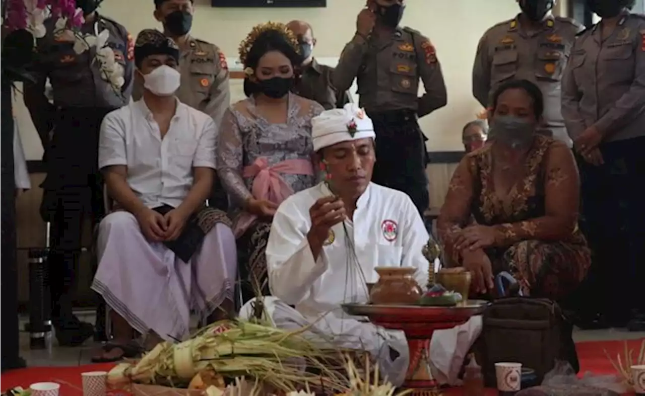 Tahanan Menikah Secara Hindu di Polresta Denpasar, Ini Kata PHDI Bali