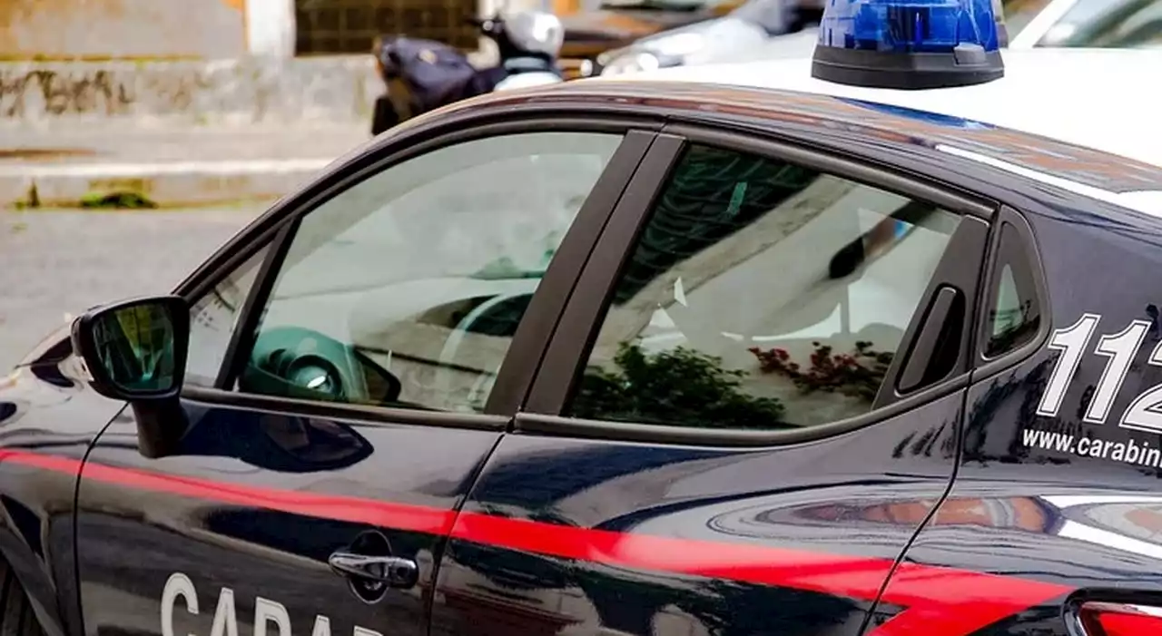 Roma, donna accoltella il compagno dopo una lite in casa