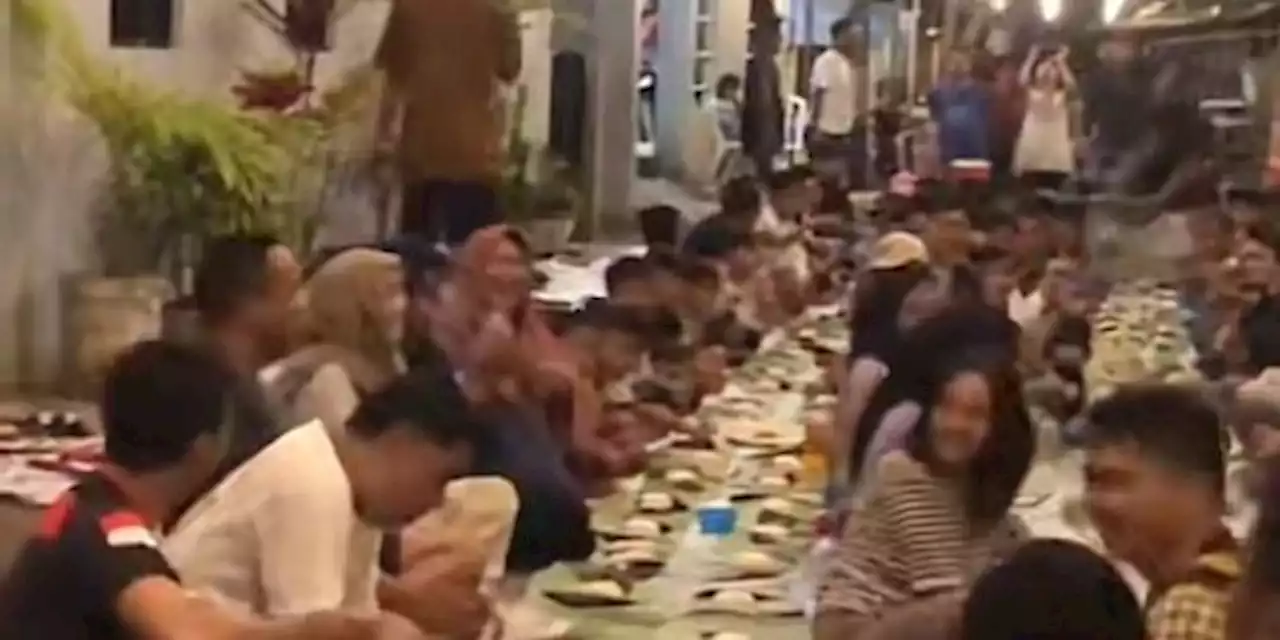 Tak Biasa, Ini Momen Sahur Bareng Warga Kompleks Perumahan yang Viral di TikTok | merdeka.com