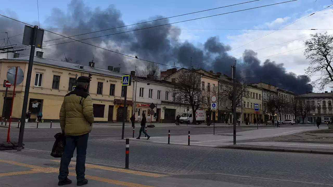 Ukraine: au moins 7 personnes tuées dans de 'puissantes' frappes de missiles sur Lviv, selon les autorités locales