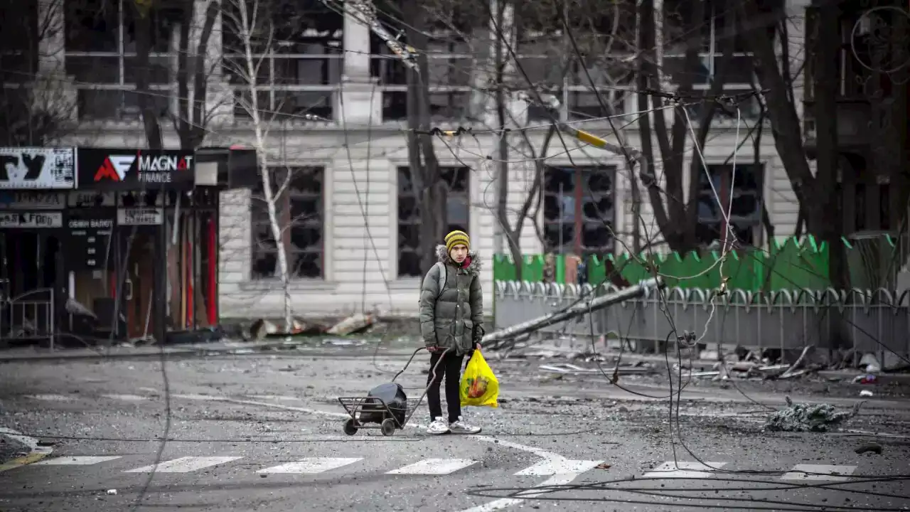 Ukraine vows to 'fight to the end' in Mariupol as Russian ultimatum expires