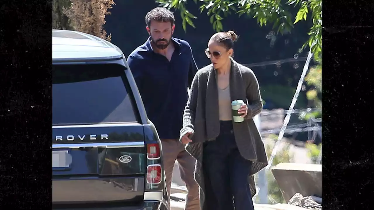 Ben Affleck, Jennifer Lopez Continue House Hunt Through Easter Weekend