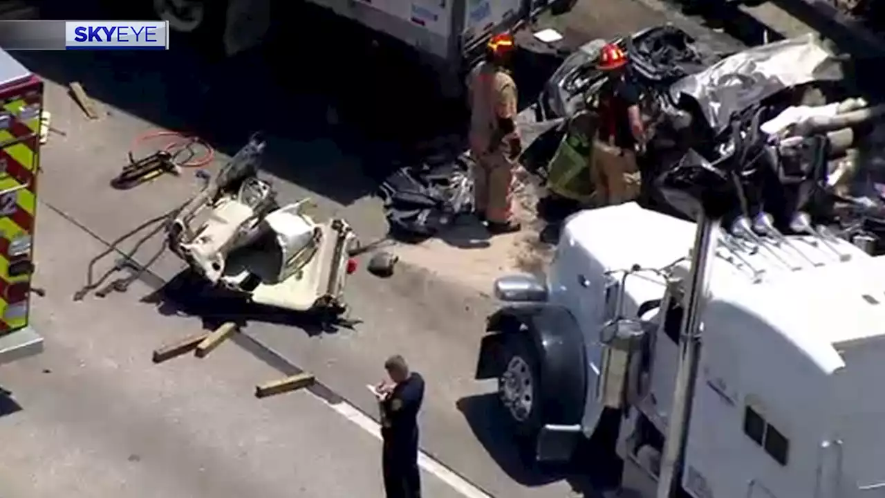 East Freeway crash: 30-year-old woman in an SUV killed in crash that involved 2 tractor-trailers