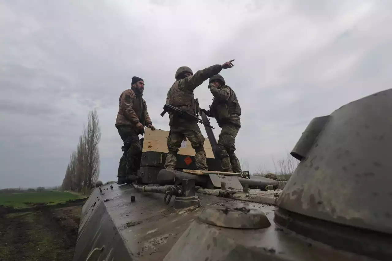 Ukraine crisis: Russian forces seize city of Kreminna in eastern Ukraine