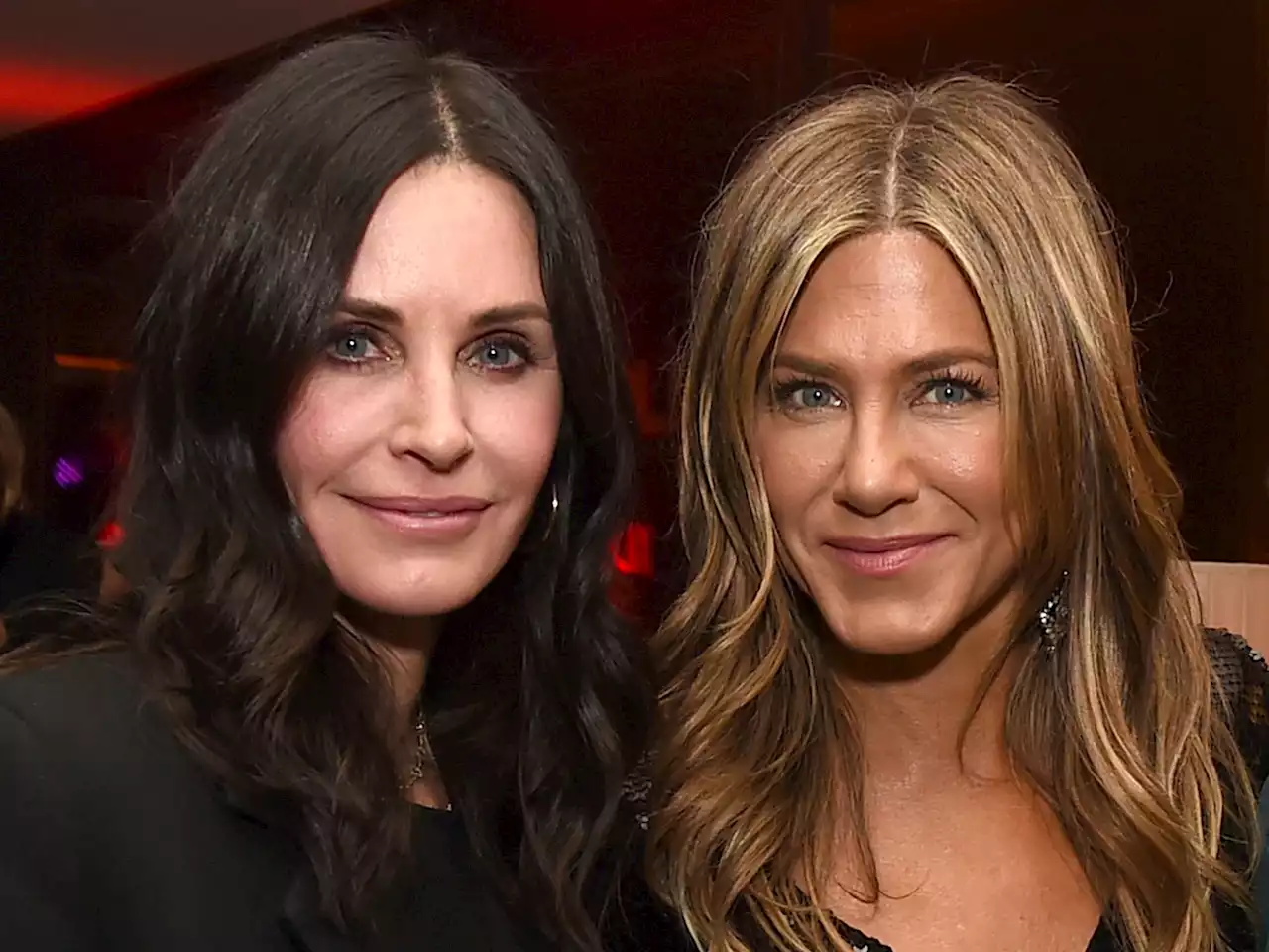 Jennifer Aniston and Courtney Cox reunite with ‘Friends Forever’ T-shirts