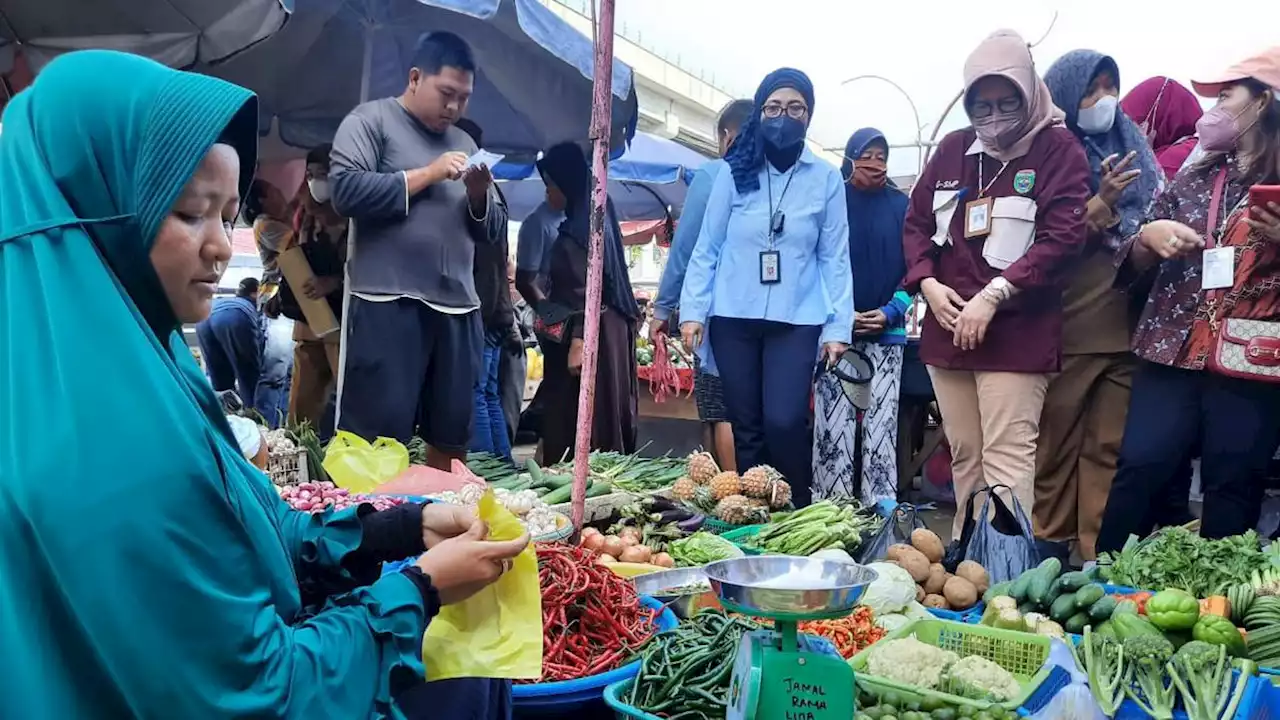 Pantau Stok dan Harga 12 Bahan Pangan Pokok di Sumsel, Kementan Kunjungi Pasar KM 5 Palembang