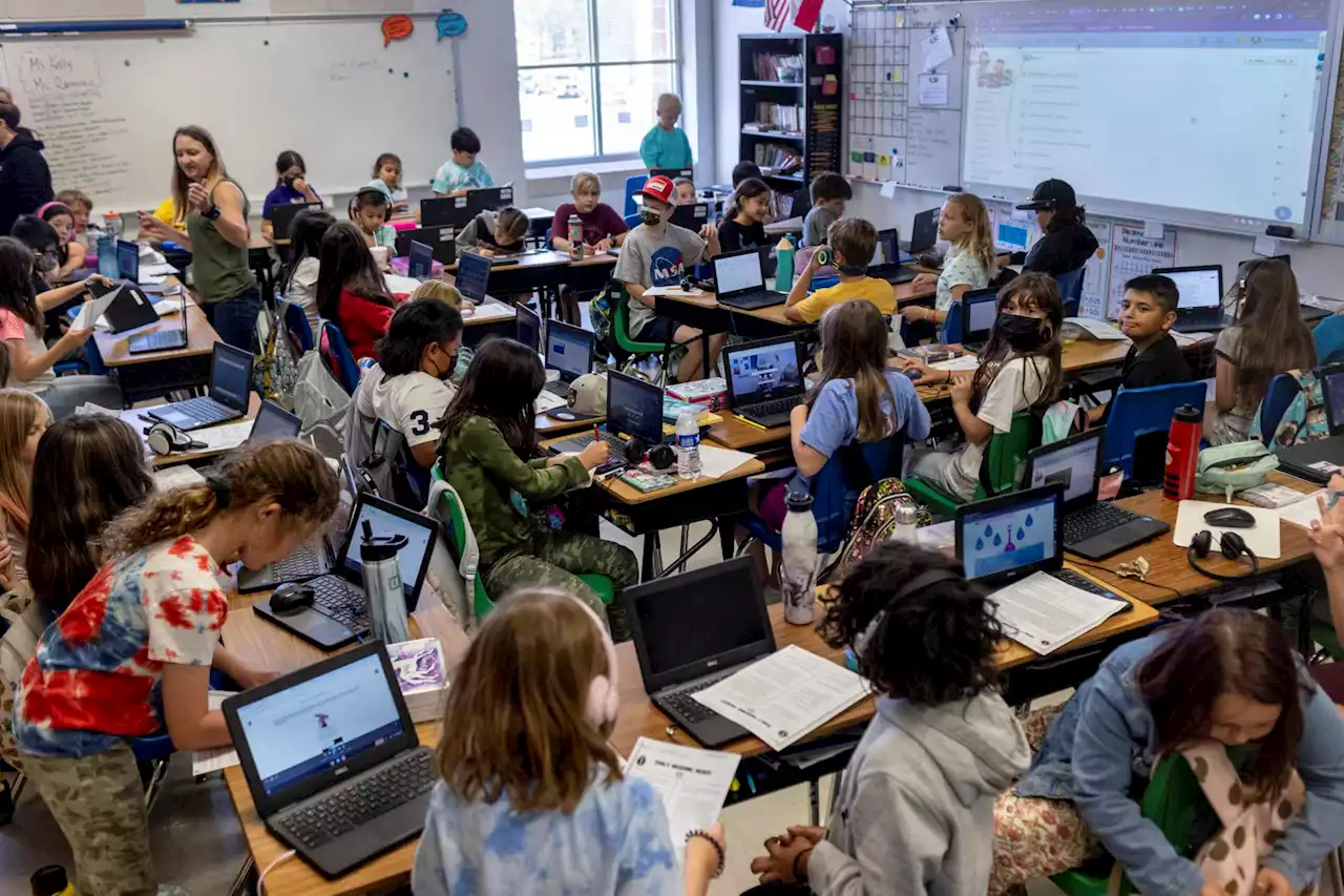 Teachers in closets, desks in hallways: Hill Country schools struggle with a population surge